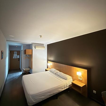 Hostal Mediterranea Madrid Exterior foto