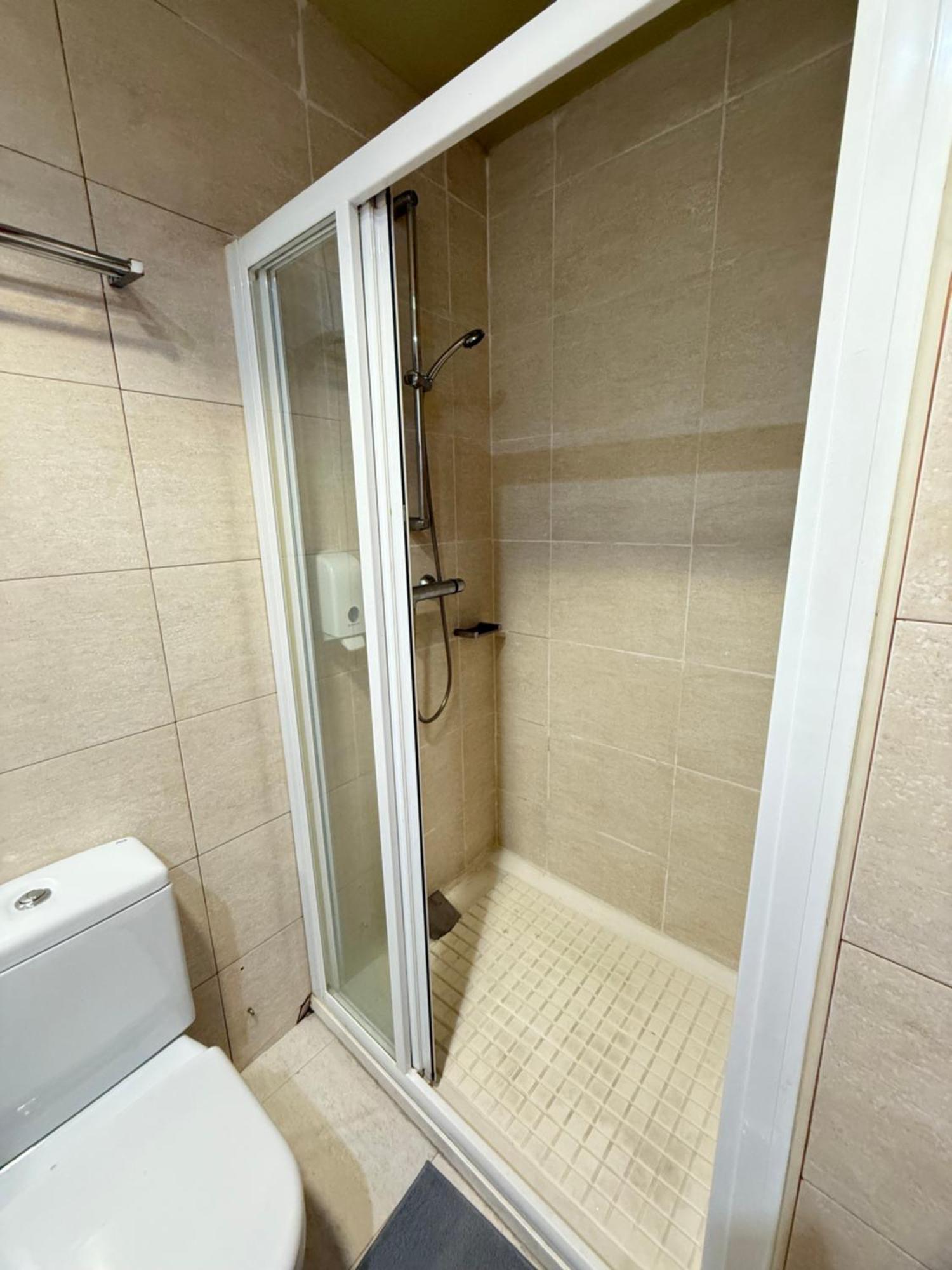 Hostal Mediterranea Madrid Exterior foto